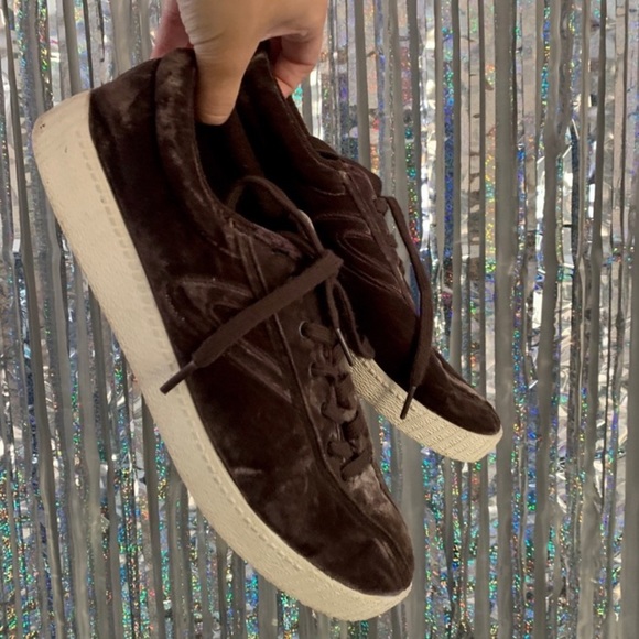 Tretorn Shoes - Madewell x Tretorn Nylite Plus velvet sneakers